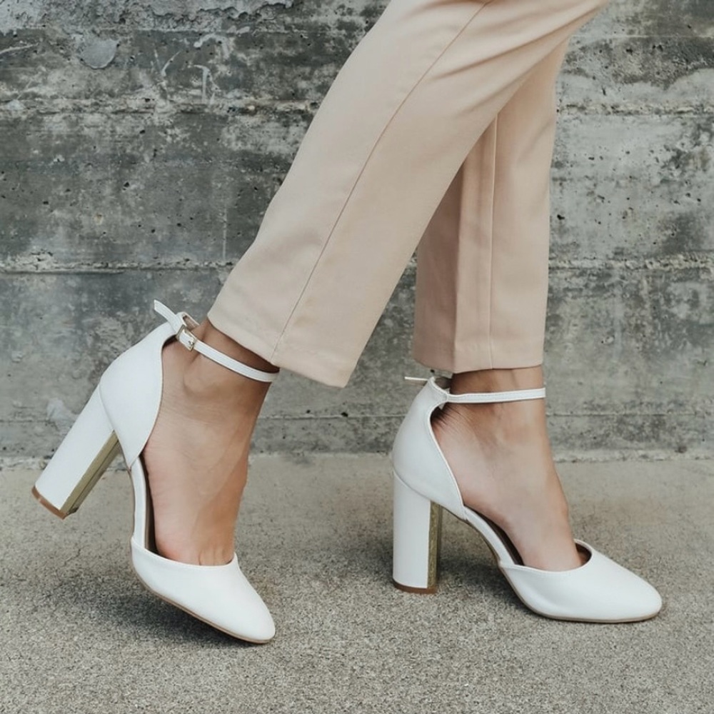 Lulu’s Laura Off White Ankle Strap Heels - size 8